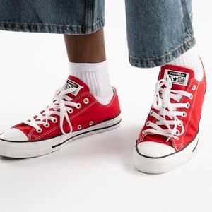 Red Converse Chuck Taylor All Star Low-Top W7.5 M5.5